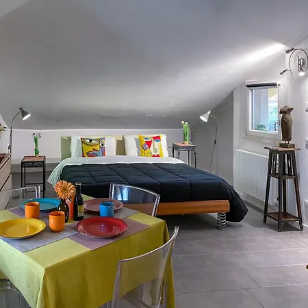 Nest Guest house *